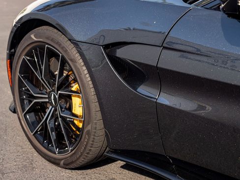 Used 2023 Aston Martin V8 Vantage Roadster image 10