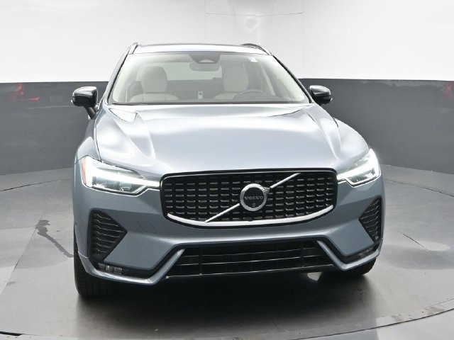 Used 2024 Volvo XC60 B5 Plus w/ Protection Package Premier AWD/4WD image 2