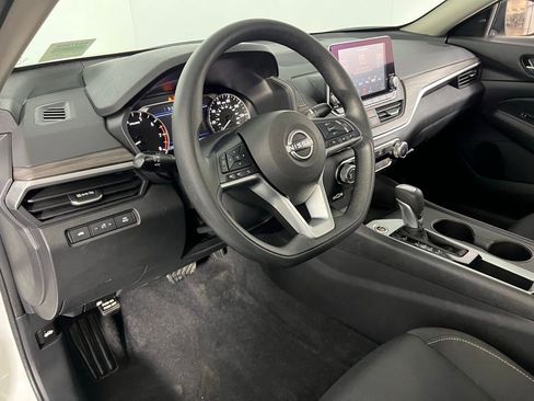 Used 2025 Nissan Altima 2.5 SV image 20