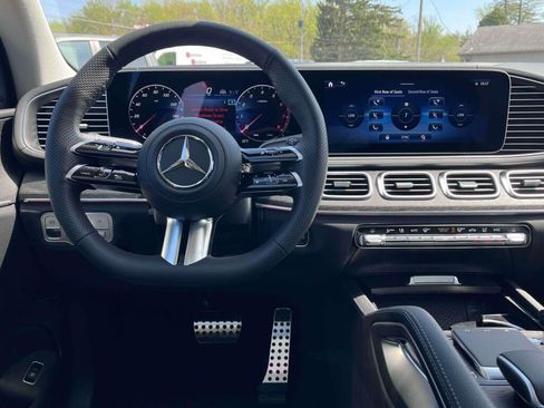 New 2026 Mercedes-Benz GLS 450 4MATIC image 2