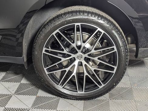 New 2026 Porsche Macan image 10