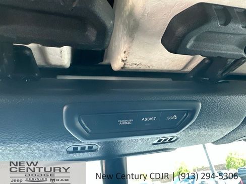 Used 2022 Jeep Wrangler Unlimited Rubicon 4xe w/ Cold Weather Group AWD/4WD image 27