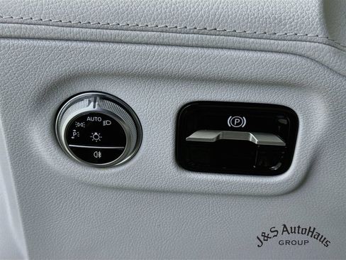 Used 2023 Mercedes-Benz EQS 580 4MATIC Sedan image 10