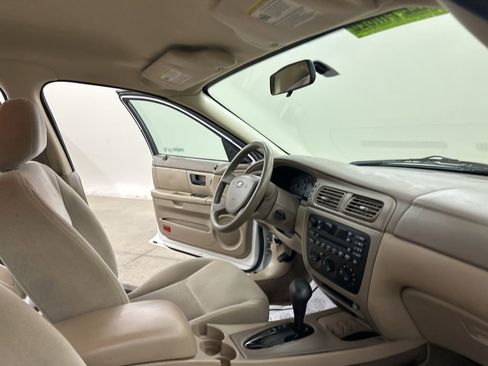 Used 2004 Ford Taurus SES image 18