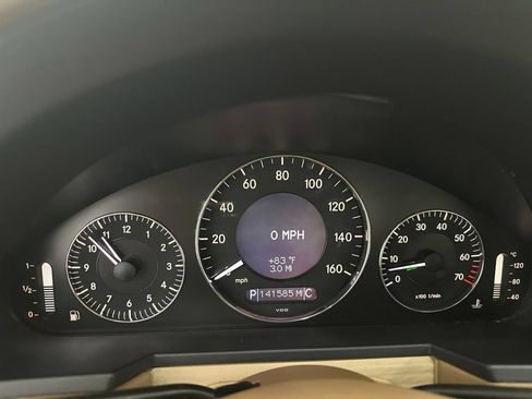 Used 2009 Mercedes-Benz E 350 Sedan image 15