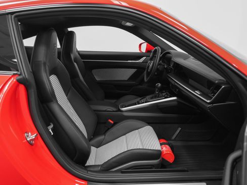 Certified 2024 Porsche 911 Carrera S RWD image 29
