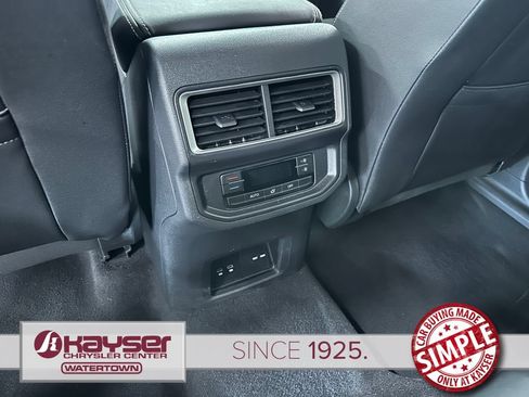 Used 2025 Volkswagen Atlas SE AWD/4WD image 33