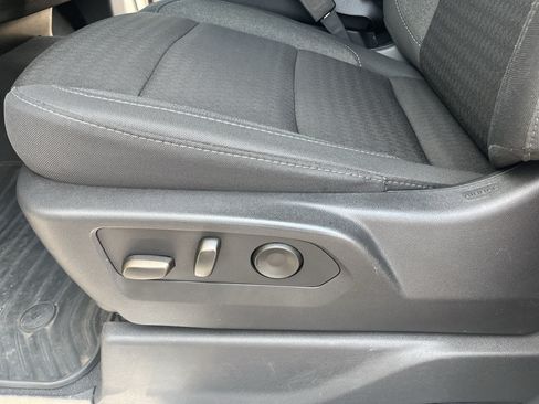 Used 2026 Chevrolet Silverado 1500 LT AWD/4WD image 32