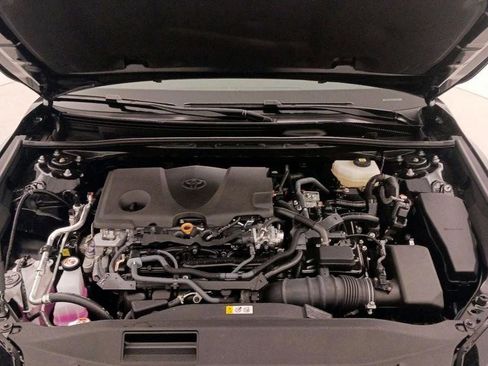 Used 2025 Toyota Camry XLE w/ Premium Plus Package image 12