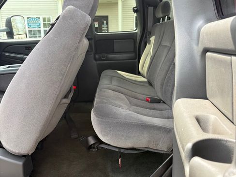 Used 2004 GMC Sierra 2500 SLE w/ Skid Plate Package AWD/4WD image 11