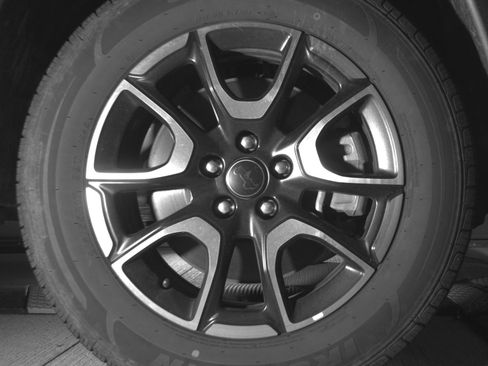 Used 2025 Jeep Compass Trailhawk AWD/4WD image 13