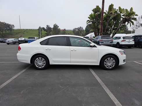 Used 2014 Volkswagen Passat 1.8T S image 4