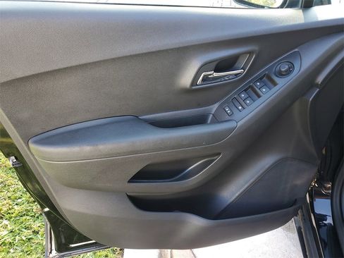 Used 2020 Chevrolet Trax LT w/ Driver Confidence Package image 15