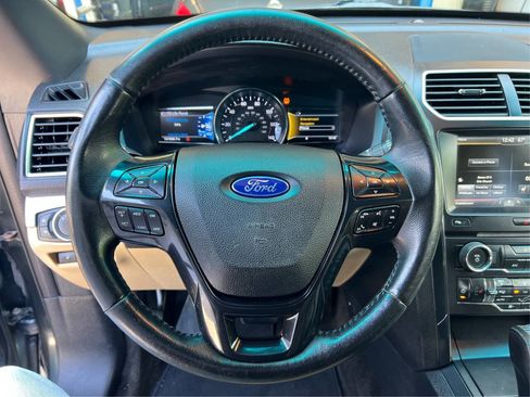 Used 2016 Ford Explorer XLT w/ Equipment Group 202A AWD/4WD image 16