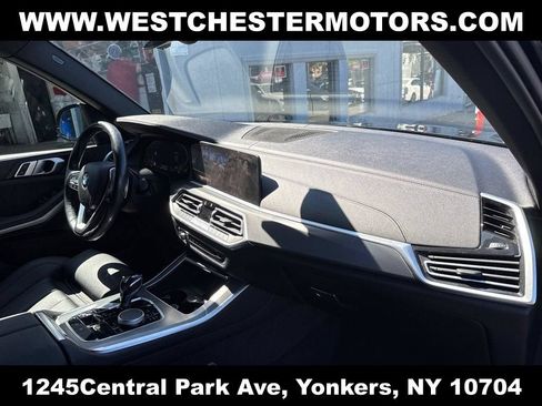 Used 2019 BMW X5 xDrive40i w/ Convenience Package AWD/4WD image 16