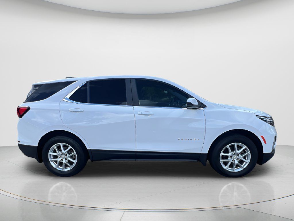 Used 2023 Chevrolet Equinox LT w/ LPO, Floor Liner Package AWD/4WD image 4