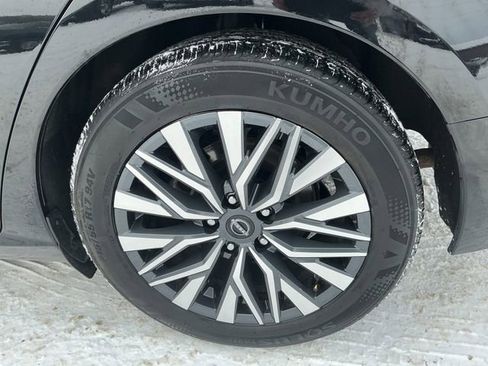 Used 2024 Nissan Altima 2.5 SV image 14