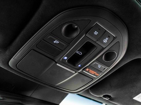 Used 2022 Genesis G70 3.3T image 36