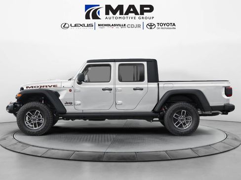 Used 2026 Jeep Gladiator Mojave AWD/4WD image 3