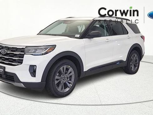 New 2026 Ford Explorer Active w/ Active Comfort Package image 3