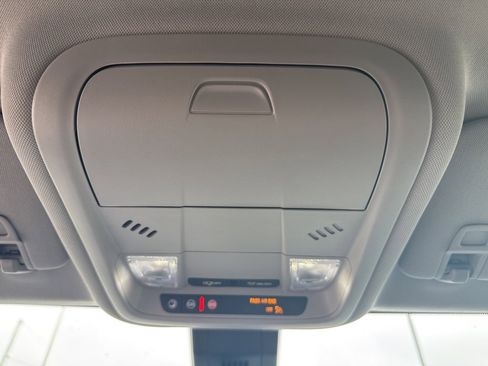 Used 2024 Chevrolet Equinox LT image 18