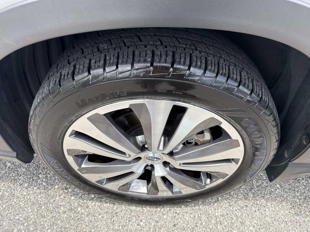 Used 2022 Subaru Ascent Limited w/ Technology Package AWD/4WD image 11