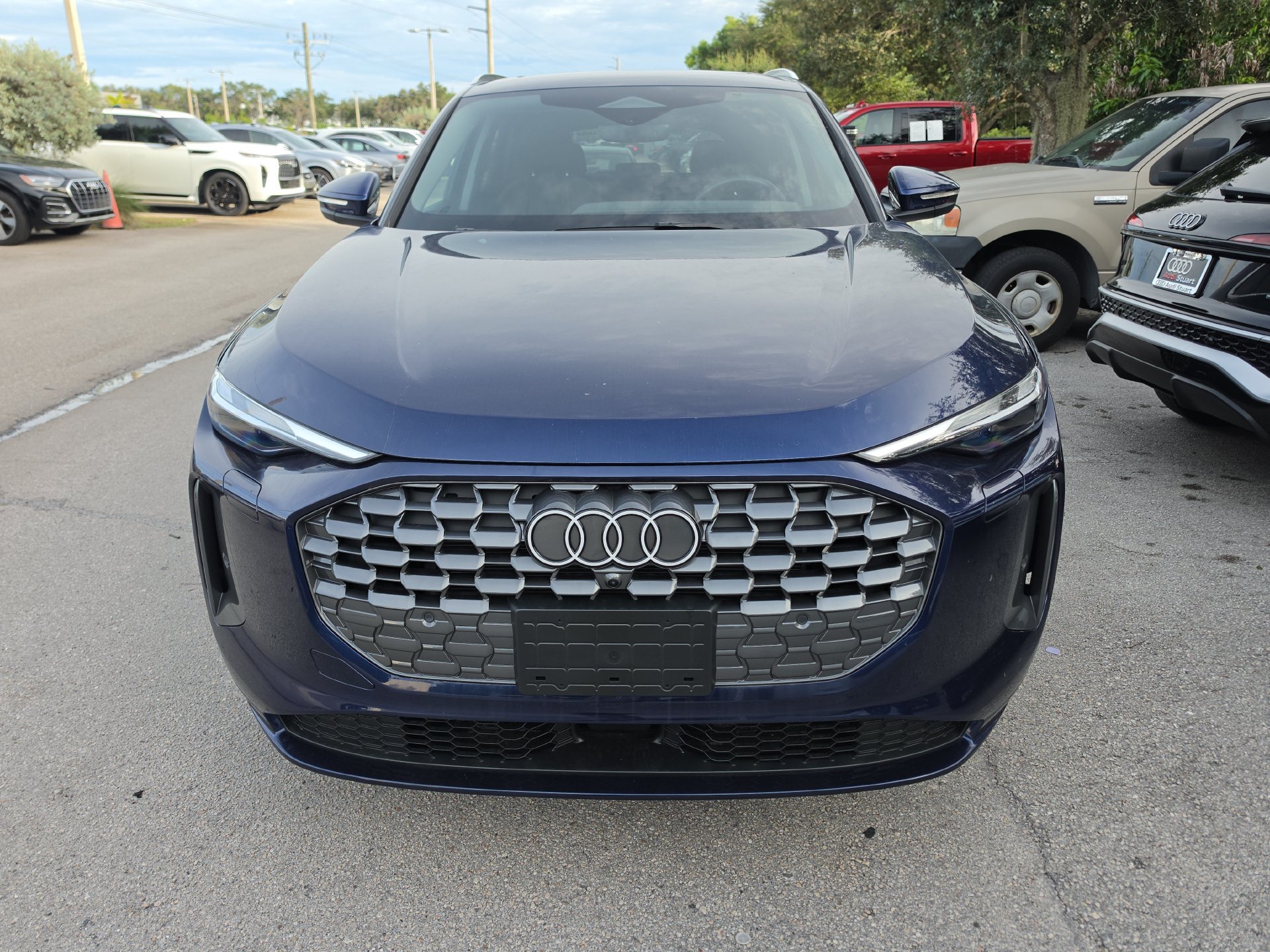 Certified 2025 Audi Q5 Premium w/ Convenience Package AWD/4WD image 2