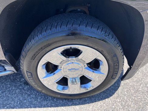 Used 2015 Chevrolet Suburban LTZ AWD/4WD image 8