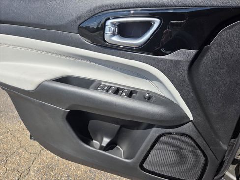 New 2026 Jeep Compass Limited AWD/4WD image 19