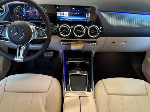 New 2025 Mercedes-Benz GLA 250 image 16
