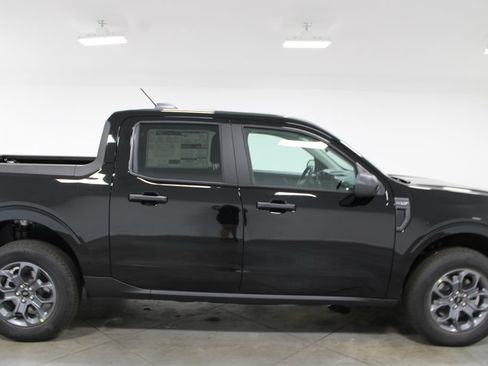 New 2026 Ford Maverick XLT FWD image 10