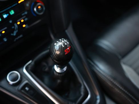 Used 2017 Ford Focus ST w/ Equipment Group 401A image 48