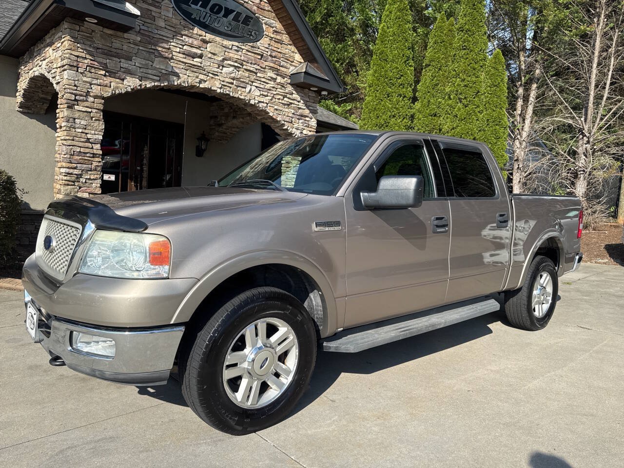 Used 2004 Ford F150 Lariat AWD/4WD image 2