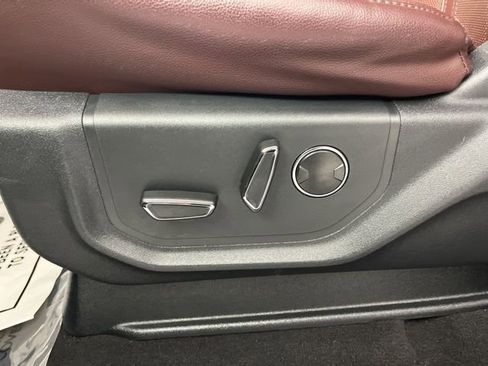 Used 2024 Ford Expedition Max Limited image 33