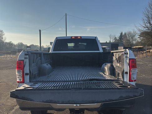 Used 2024 RAM 2500 Big Horn image 10
