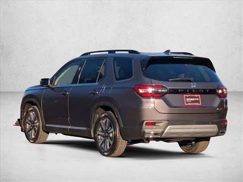 New 2025 Honda Pilot Touring image 9