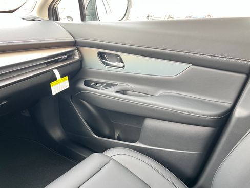 New 2025 Nissan Murano SL image 10