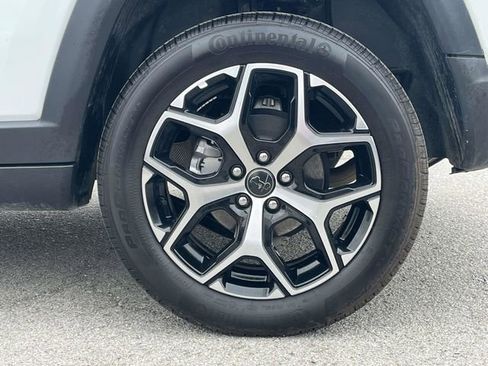 Used 2025 Jeep Compass Limited image 11