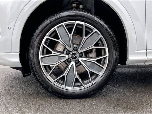 Certified 2025 Audi Q5 Premium Plus w/ Premium Plus image 9