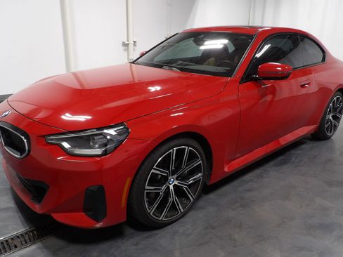 Used 2024 BMW 230i Coupe w/ Convenience Package image 4