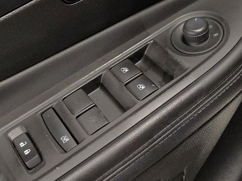 Used 2018 Buick Encore Preferred image 27