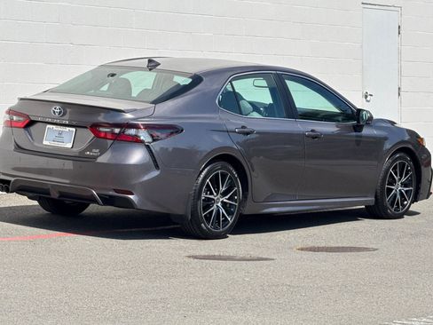 Used 2024 Toyota Camry SE w/ Audio Upgrade Package FWD image 9