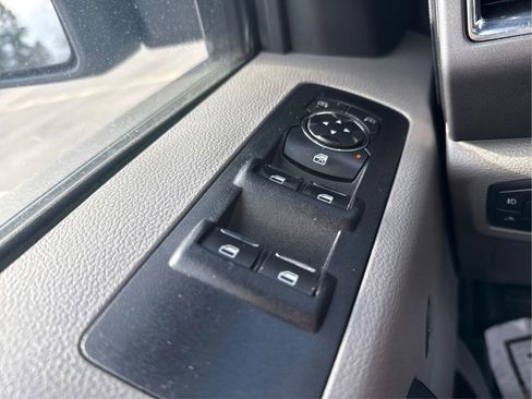 Used 2017 Ford F150 XLT AWD/4WD image 36