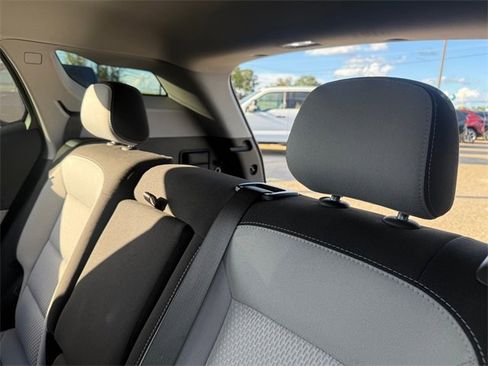 Used 2024 GMC Terrain SLE image 30