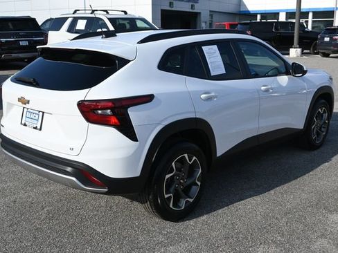 Used 2024 Chevrolet Trax LT image 5
