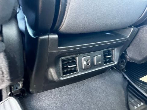 Used 2021 Chevrolet Silverado 1500 LT image 59