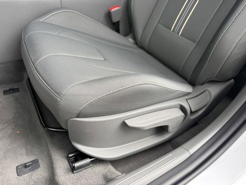 Certified 2025 Hyundai Elantra Sport image 12