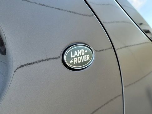 Used 2024 Land Rover Discovery Dynamic SE image 45