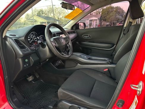 Used 2017 Honda HR-V LX image 12