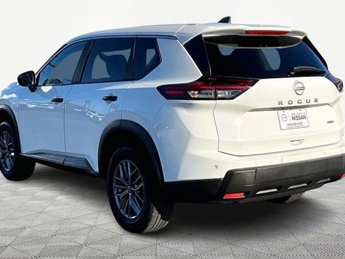 Used 2024 Nissan Rogue S image 4